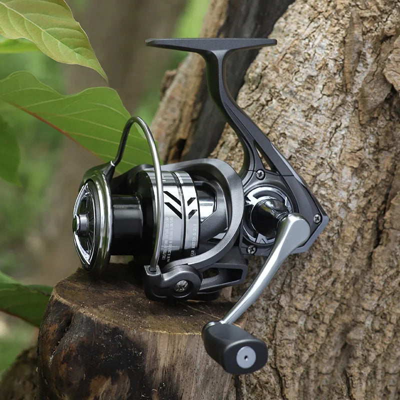 LINNHUE Spinning Reel 16KG Max Drag - 5.2:1 Gear Ratio - Saltwater & Freshwater Fishing Reel